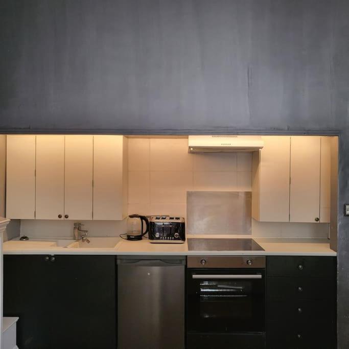5 Luxury Spacious Loft - Prime Location - Comfortable Bed & Sofa 布赖顿 外观 照片