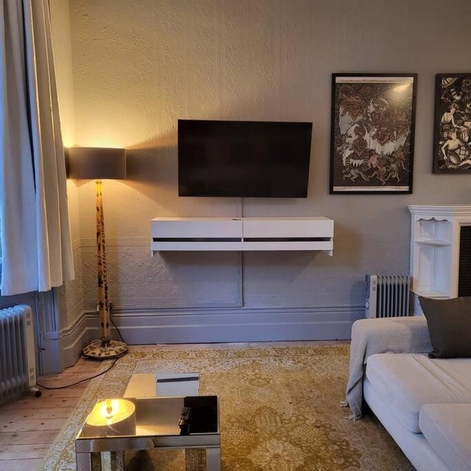 5 Luxury Spacious Loft - Prime Location - Comfortable Bed & Sofa 布赖顿 外观 照片