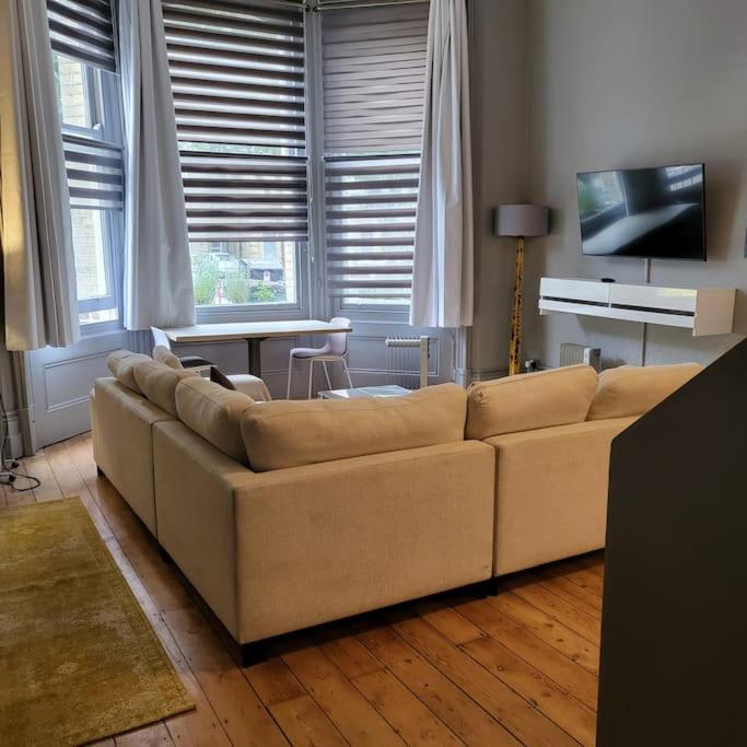 5 Luxury Spacious Loft - Prime Location - Comfortable Bed & Sofa 布赖顿 外观 照片