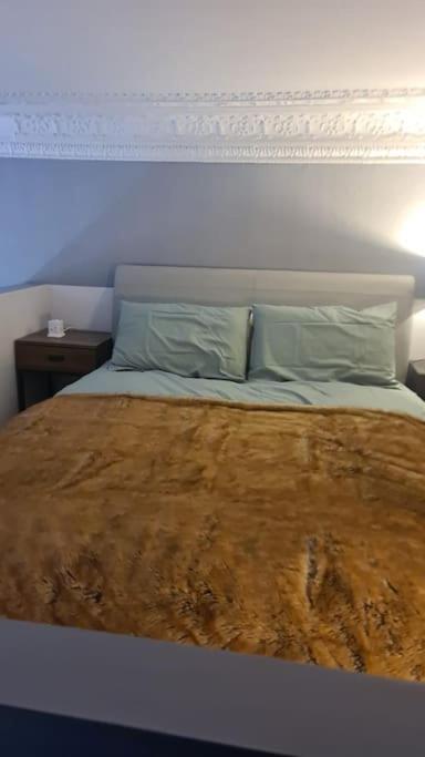 5 Luxury Spacious Loft - Prime Location - Comfortable Bed & Sofa 布赖顿 外观 照片